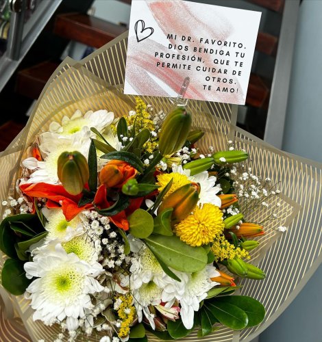 Carousel post from la_gifteria.