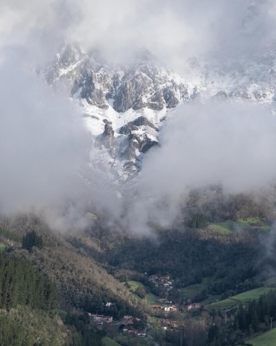 Carousel post from cantabriaturismo.