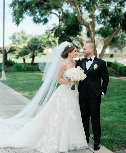 Carousel post from jolibride.