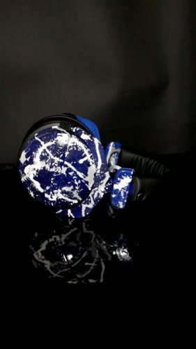 Video post from customcans_headphones.