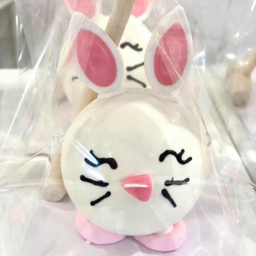 Carousel post from marquettescakestudio.