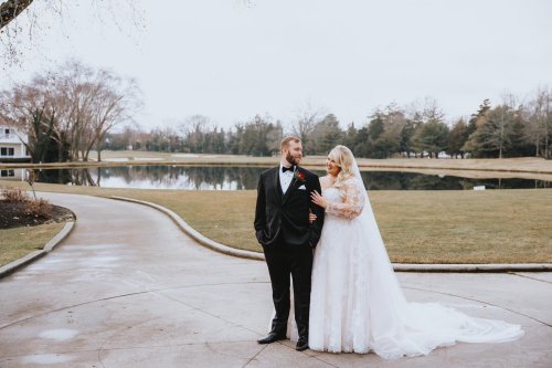 Carousel post from thecurvybridenj.