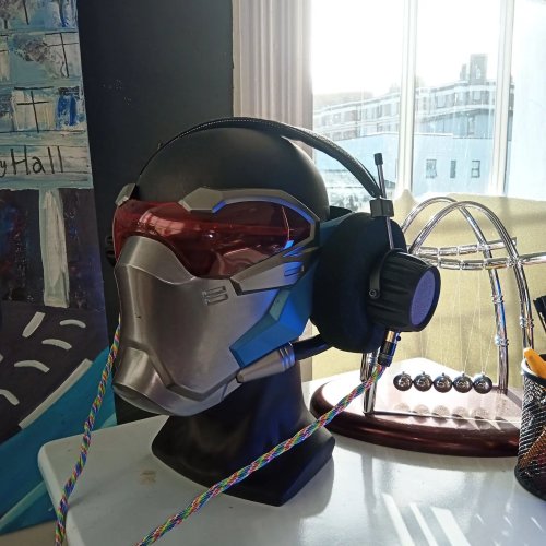 Photo post from customcans_headphones.