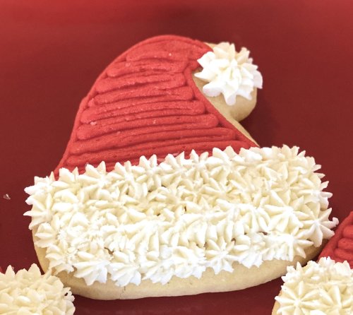 Carousel post from marquettescakestudio.