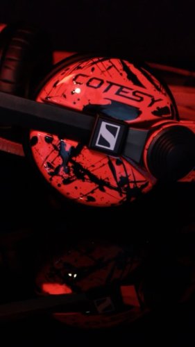 Video post from customcans_headphones.
