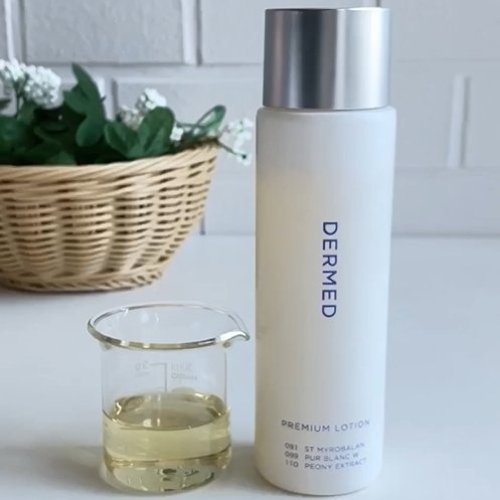 Carousel post from @dermed_jp.