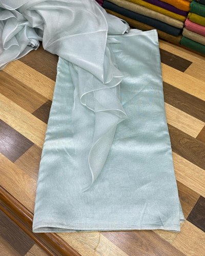 Carousel post from akbar_fabrics_.