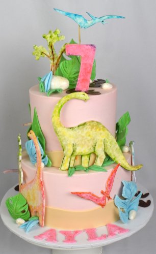 Photo post from marquettescakestudio.