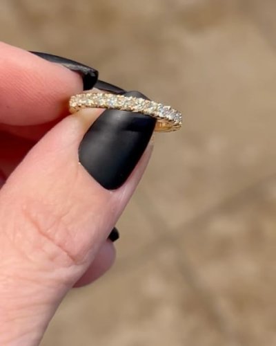 Carousel post from annelizabethjewelry.