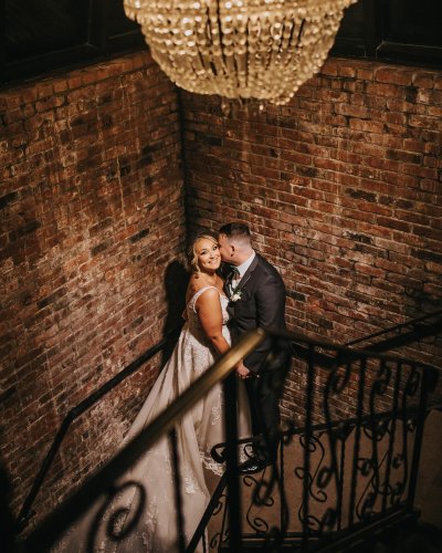 Carousel post from thecurvybridenj.