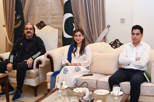 Carousel post from pakfightspolio.