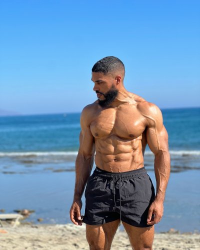 Carousel post from ph_gains.