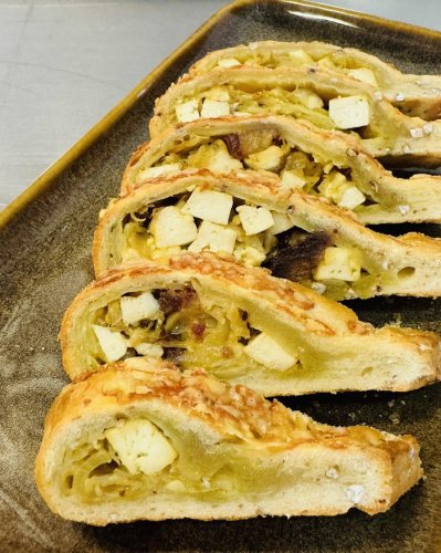 Carousel post from miditreizepontarlier.