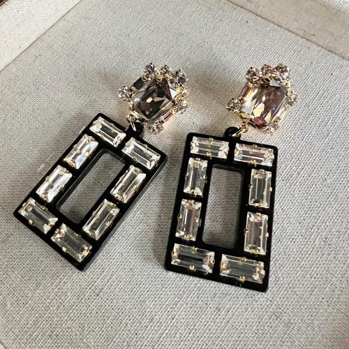 Carousel post from blingtw.