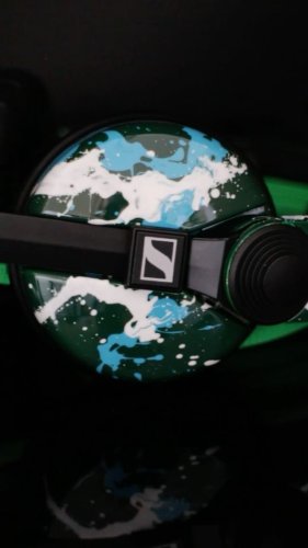 Video post from customcans_headphones.