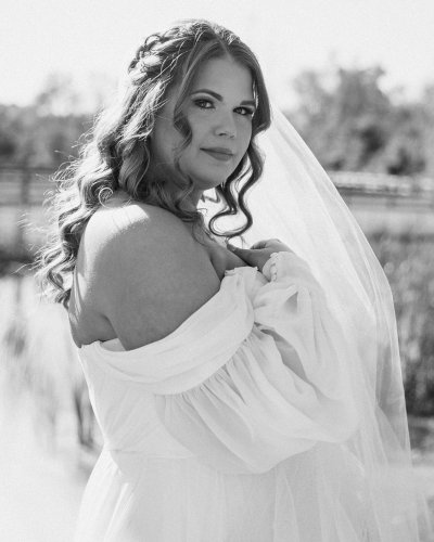 Carousel post from thecurvybridenj.