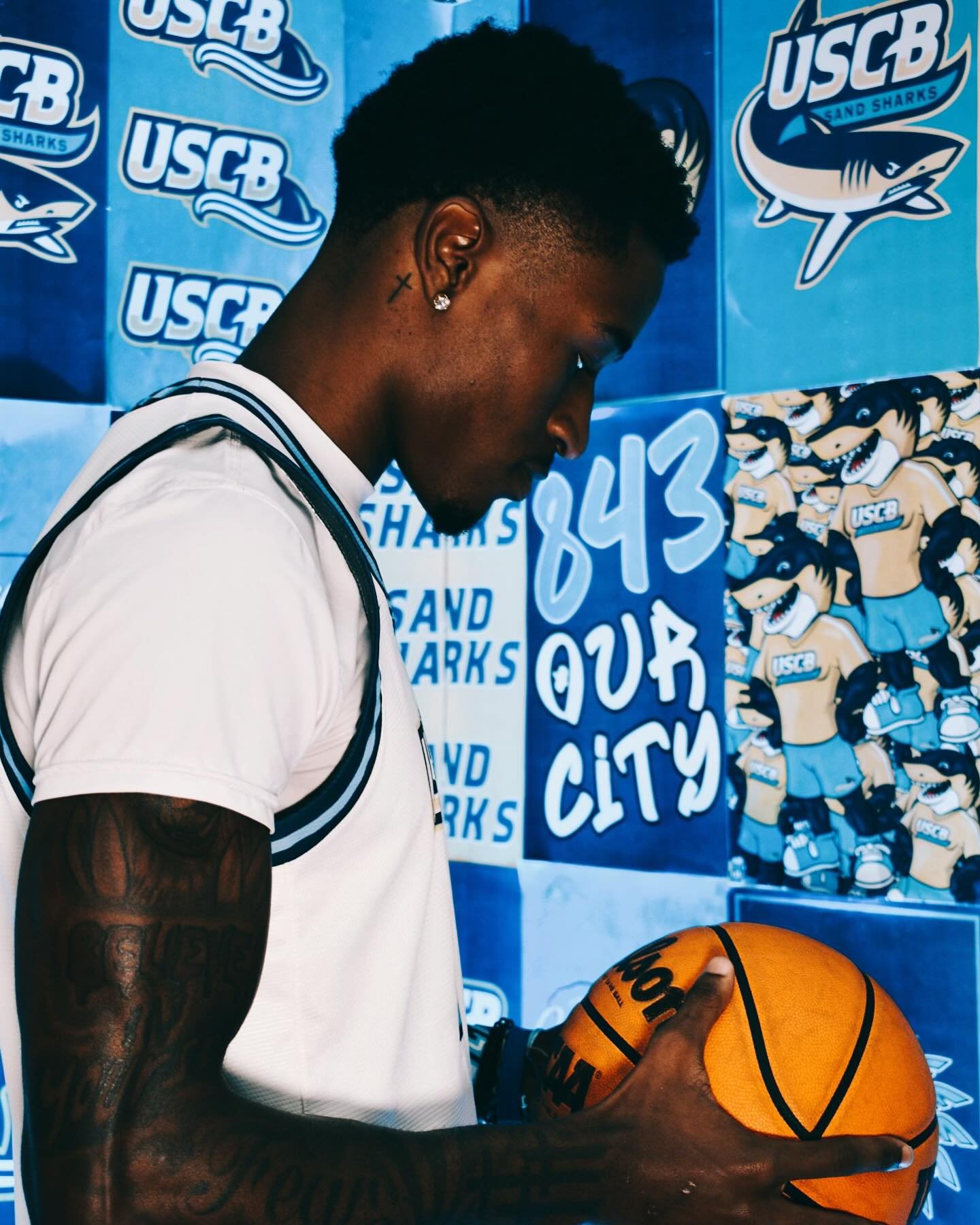 Carousel post from uscbsandsharks.