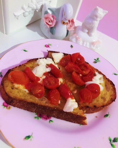 Photo post from margaritabloom.