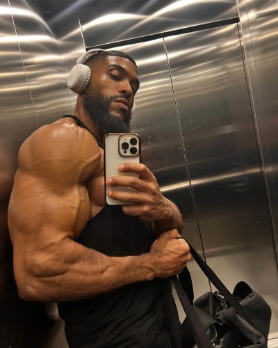 Carousel post from ph_gains.