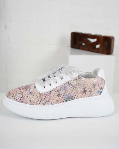 Carousel post from ossoshoes.