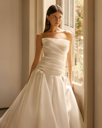 Carousel post from jolibride.