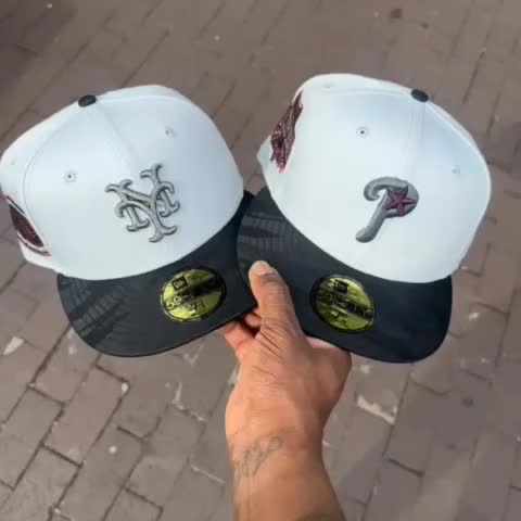 Carousel post from exclusive.fitted.