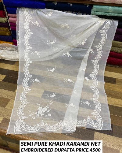 Carousel post from akbar_fabrics_.