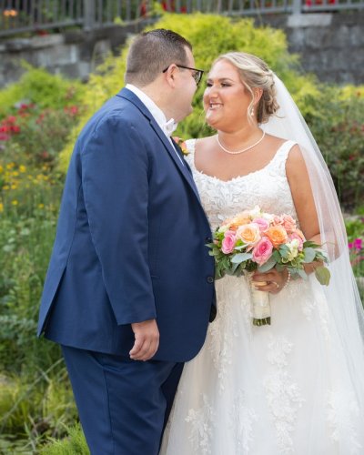 Carousel post from thecurvybridenj.