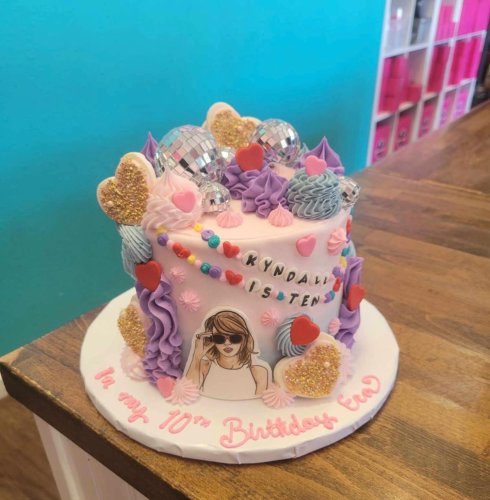 Photo post from smallcakestyler.