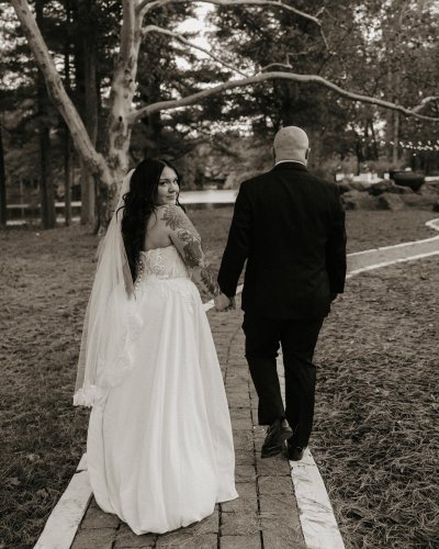 Carousel post from thecurvybridenj.