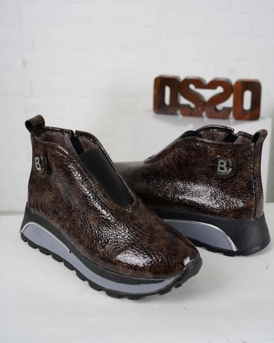 Carousel post from ossoshoes.