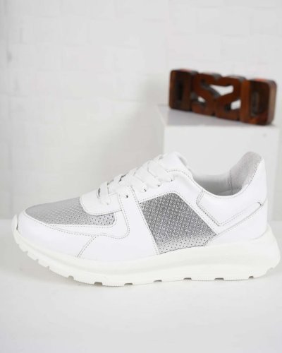 Carousel post from ossoshoes.