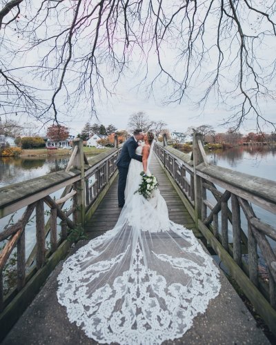 Carousel post from thecurvybridenj.