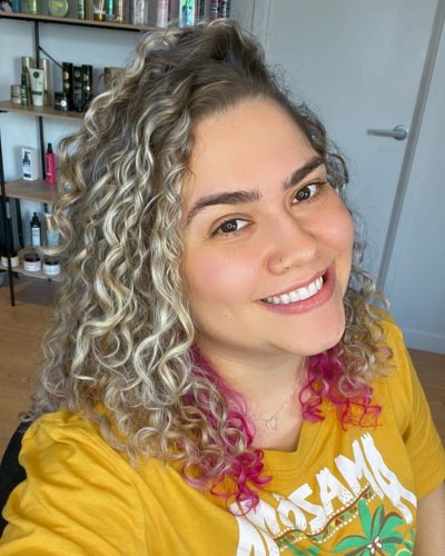 Carousel post from trindadehairstylist.