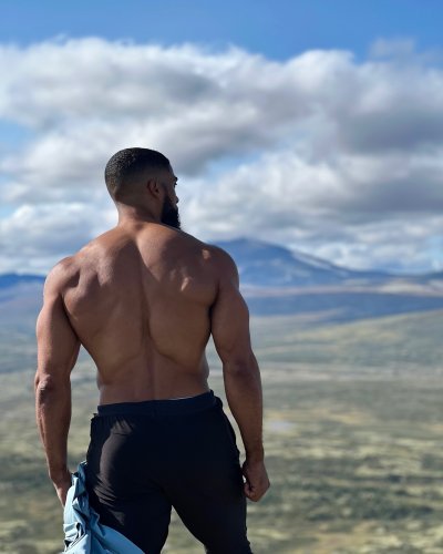 Carousel post from ph_gains.