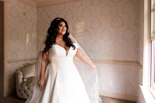 Carousel post from thecurvybridenj.