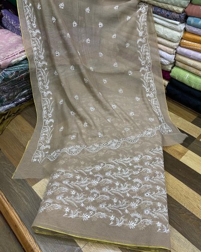 Carousel post from akbar_fabrics_.