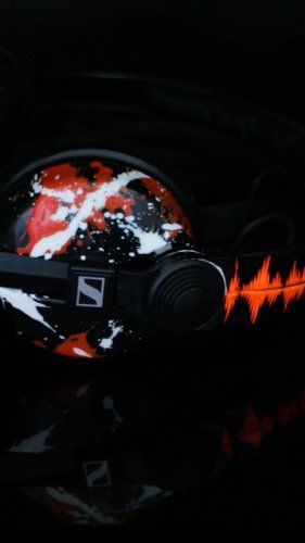 Video post from customcans_headphones.