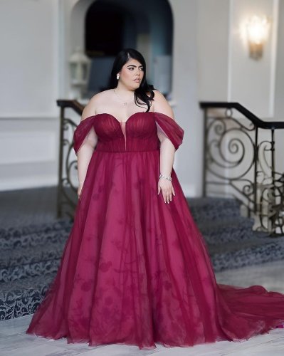 Photo post from thecurvybridenj.