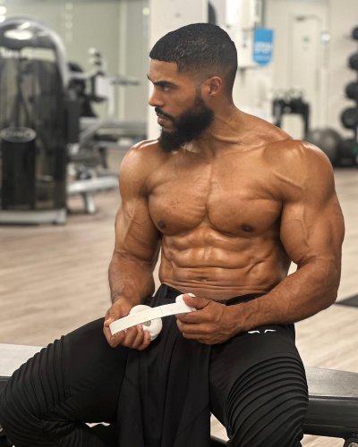 Carousel post from ph_gains.