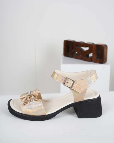 Carousel post from ossoshoes.