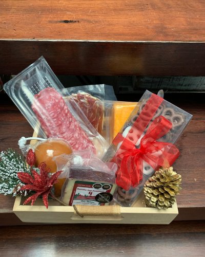 Carousel post from la_gifteria.