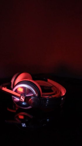 Video post from customcans_headphones.
