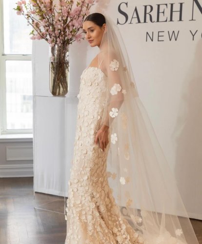 Carousel post from jolibride.