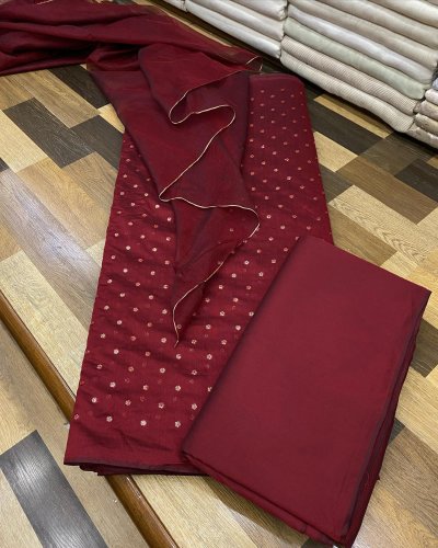 Carousel post from akbar_fabrics_.