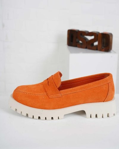 Carousel post from ossoshoes.