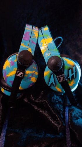 Video post from customcans_headphones.