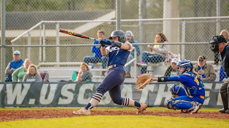 Carousel post from uscbsandsharks.