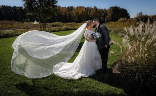 Carousel post from thecurvybridenj.