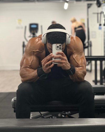 Carousel post from ph_gains.